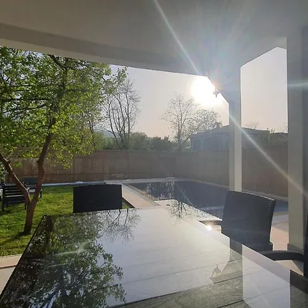 Basaran, Private With Large Heated Swimming Pool In Sapanca