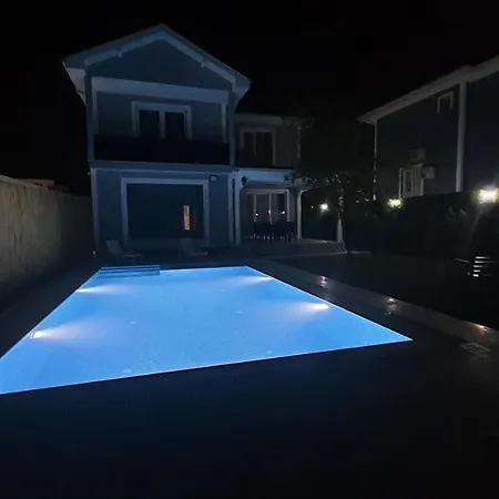 Basaran, Private With Large Heated Swimming Pool In *