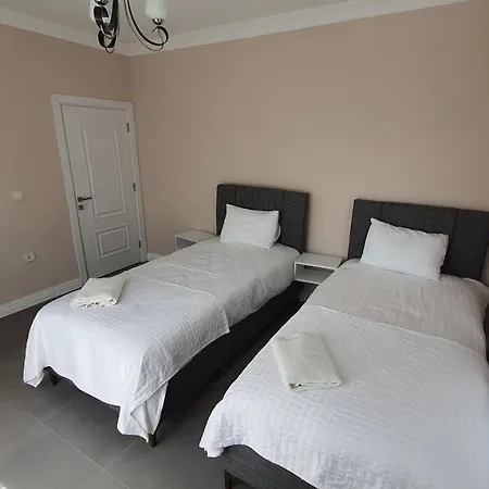 Basaran, Private With Large Heated Swimming Pool In *